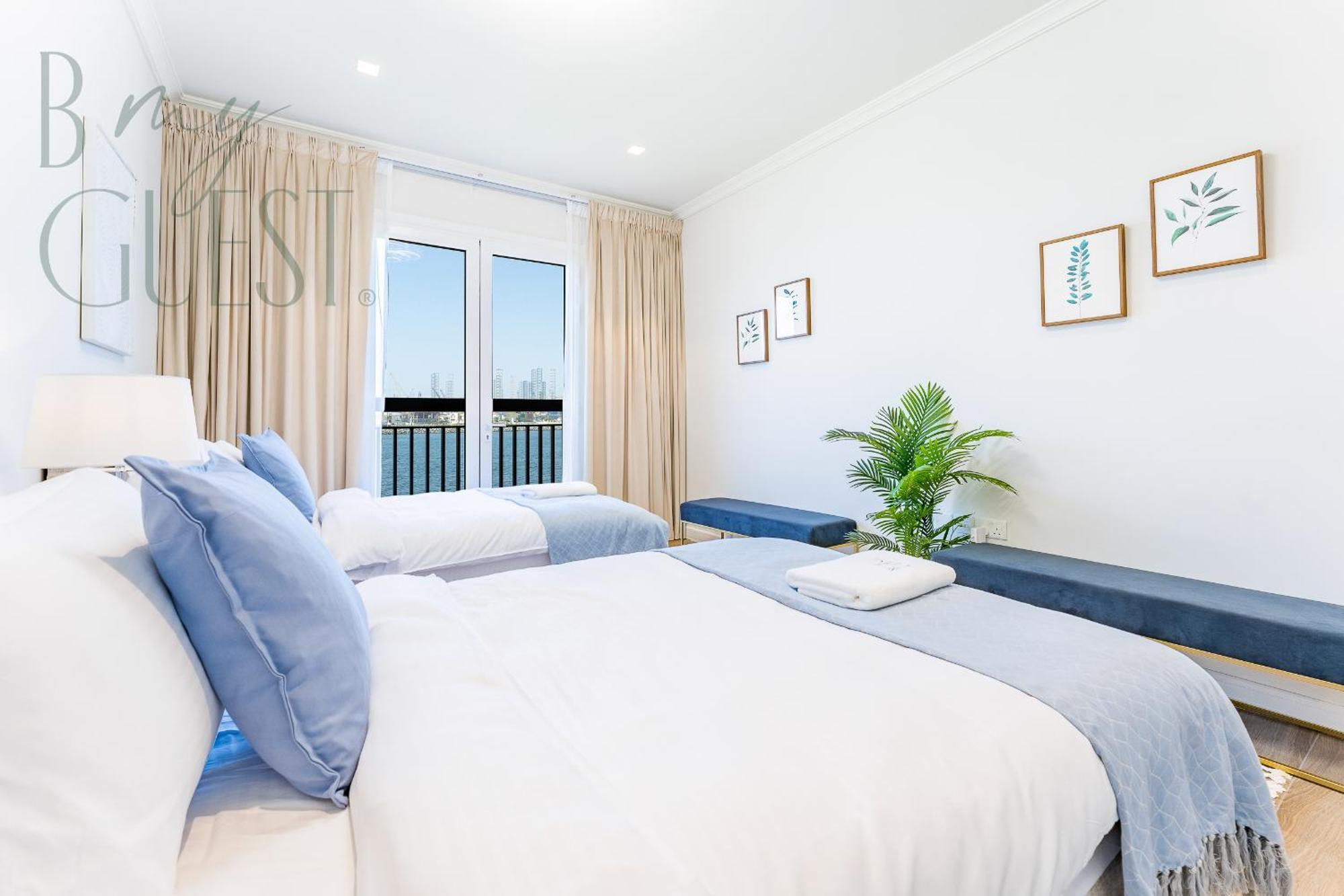 Luxurious Waterfront Sea & Burj Khalifa View Bahay bakasyunan *